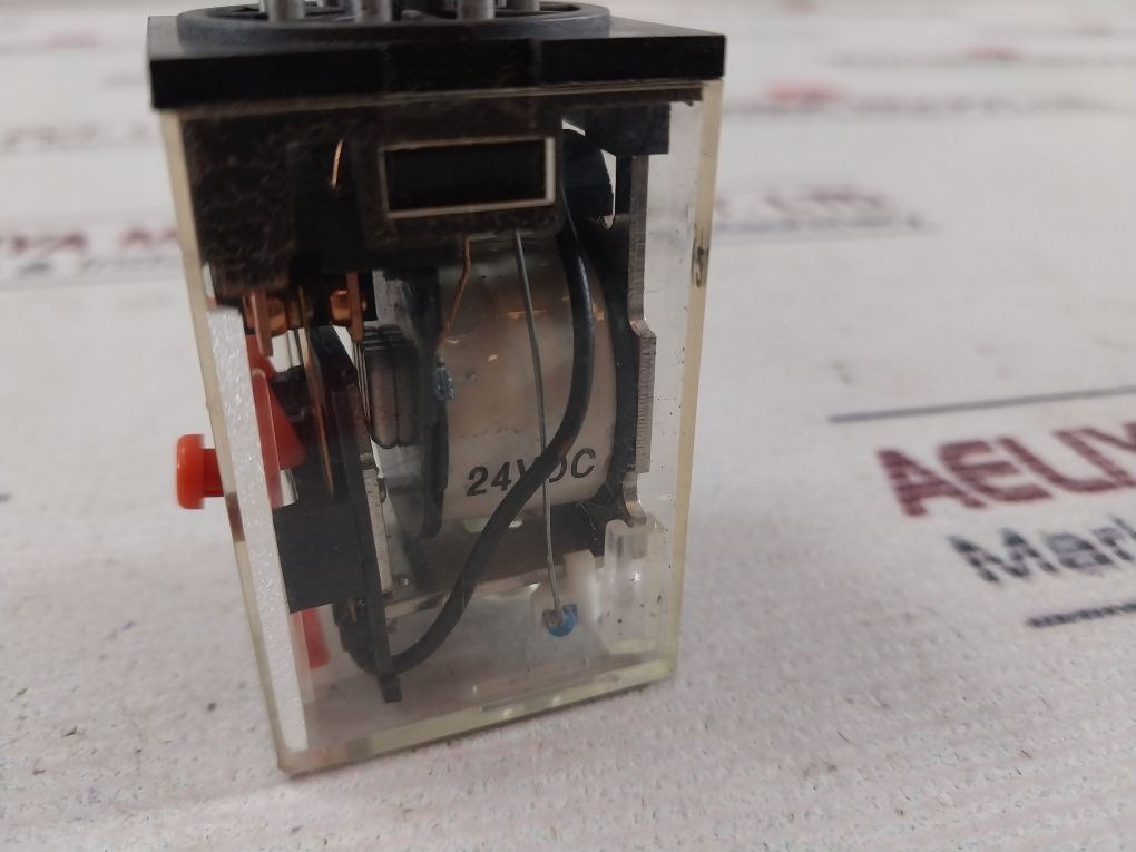 Omron Imk2Pn-s Relay 250Vac~/28Vdc