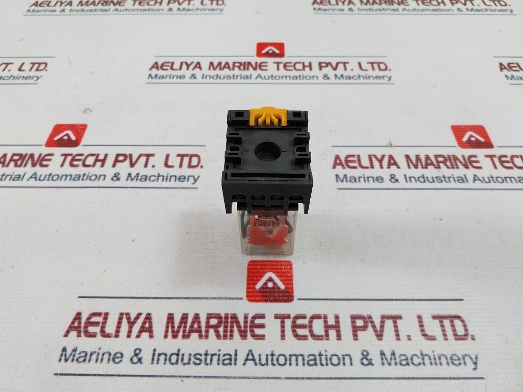 Omron Mk3Pn-5-i-s Relay With Base