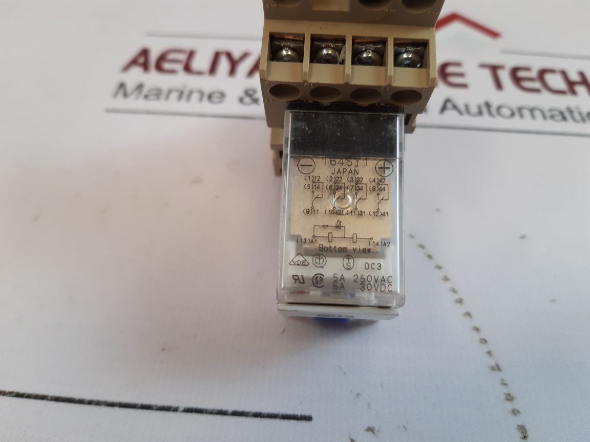 Omron My4In Safety Relay With Base 24Vdc