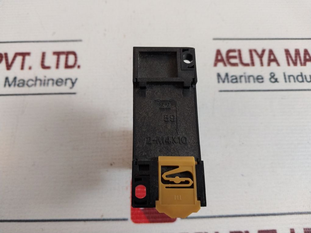 Omron My4N-gs Relay With Socket 24Vdc