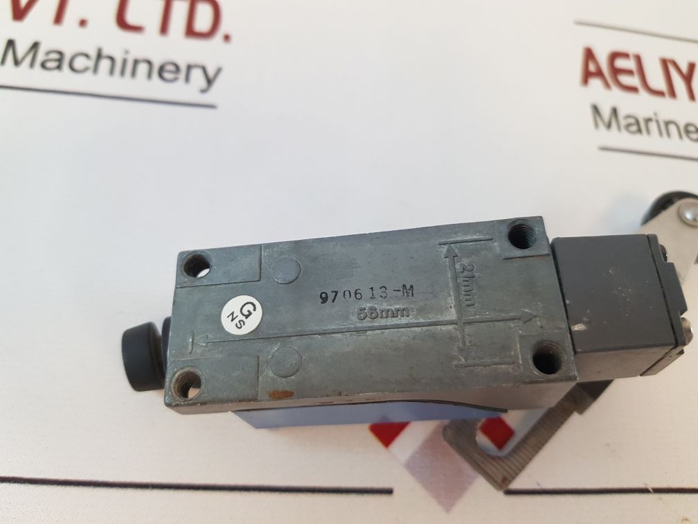 PanasonicMatsushita Az8108Ce Vl Mini Limit Switch With Leaver