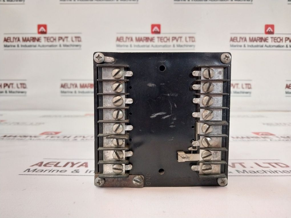Partlow Mic 2000 Digital Process Controller Equipment 115/230Vac 50/60Hz 15Va