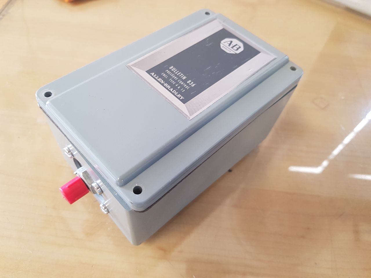 Allen - Bradley Bulletin 836 Pressure Control