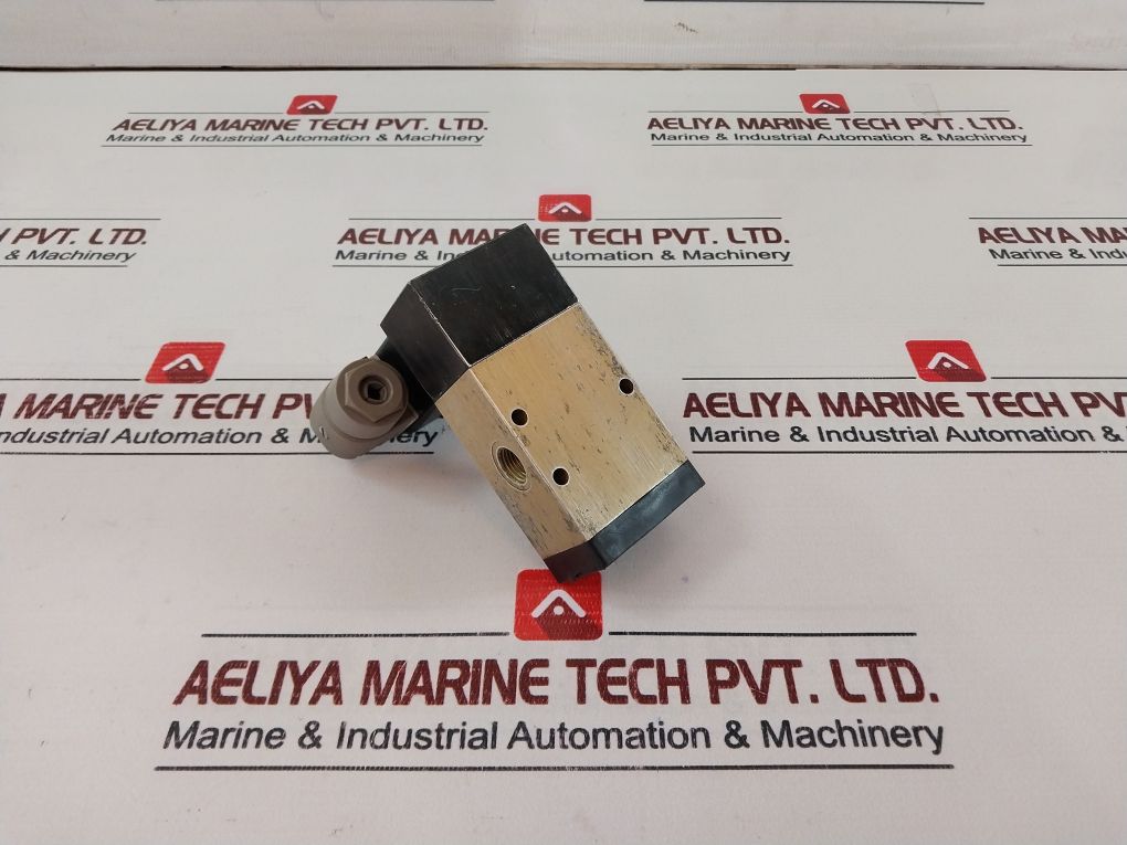 Pneumax 464.32.0.1 Solenoid Dirnl Ctrl Valve Spg Rtrn 0-10Bar
