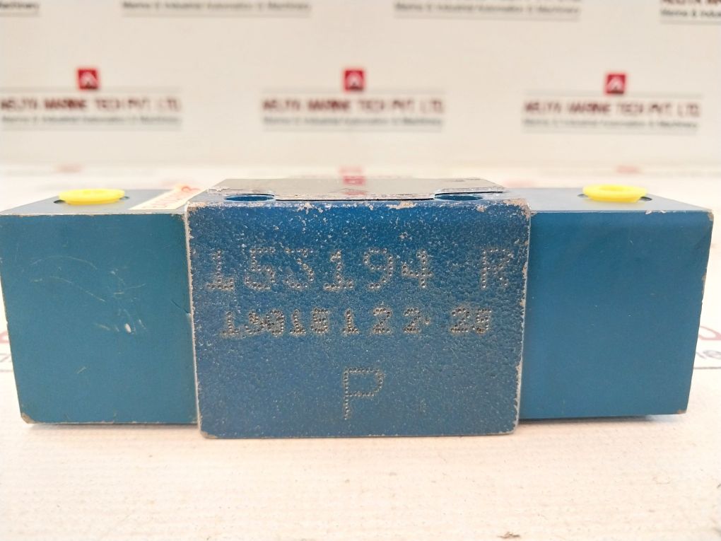 Rexroth R900475893 Directional Valve