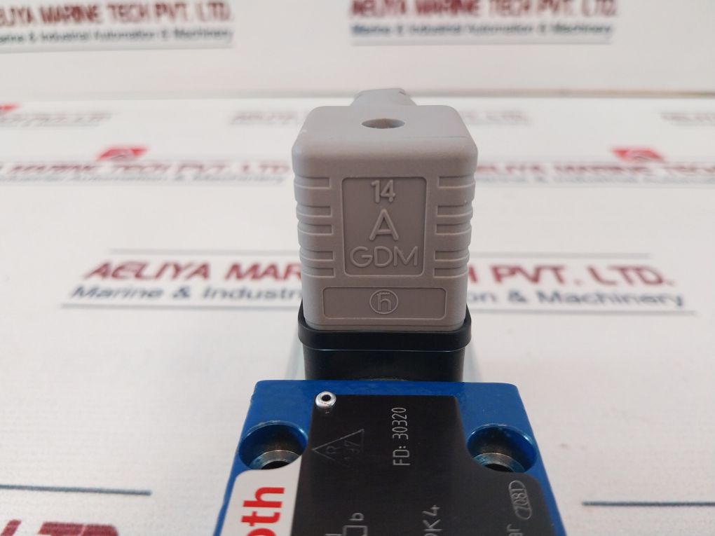 Rexroth R900561276 Directional Control Valve 4We 6 Y62/Eg24N9K4