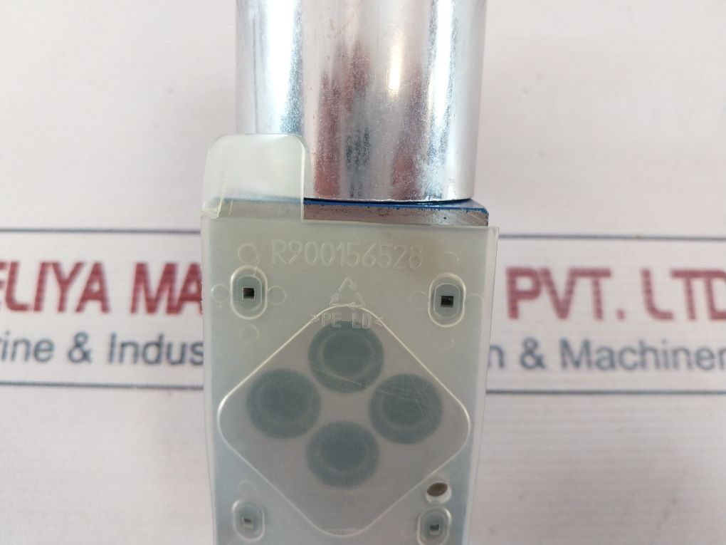 Rexroth R900561276 Directional Control Valve 4We 6 Y62/Eg24N9K4