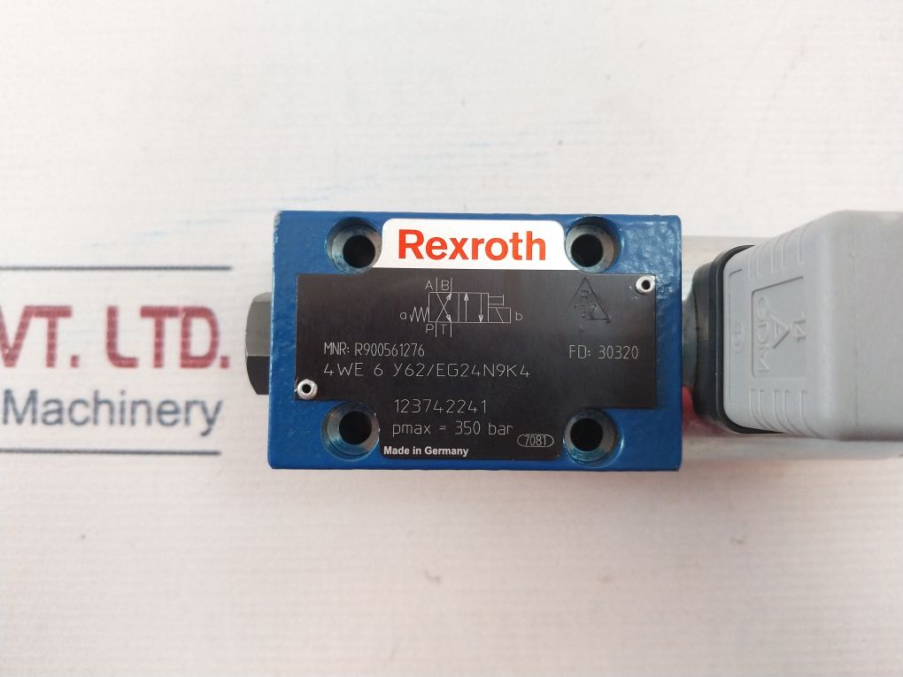 Rexroth R900561276 Directional Control Valve 4We 6 Y62/Eg24N9K4