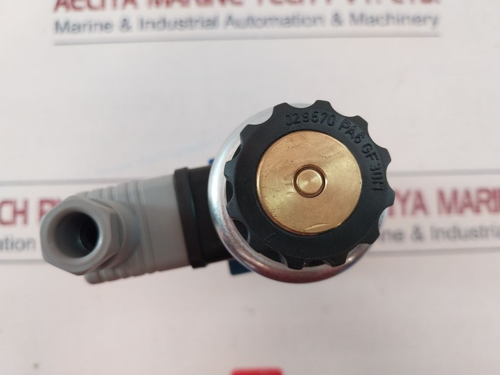 Rexroth R900561276 Directional Control Valve 4We 6 Y62/Eg24N9K4