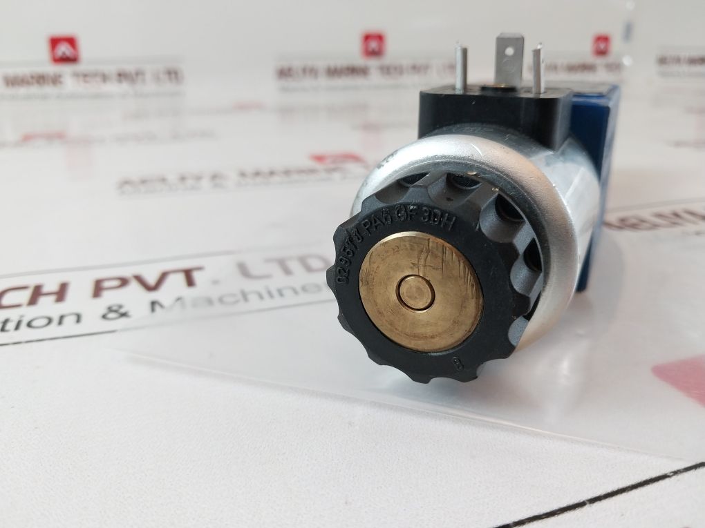 Rexroth R900913477 4We 6 D62/Eg24N9K4Qmag24 Hydraulic Directional Valve