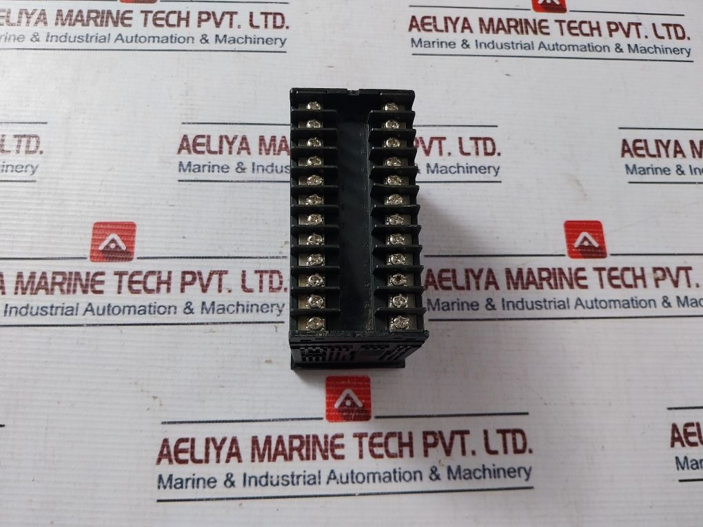 Rkc Rb400 Digital Temperature Controller 100 To 240V Ac 50/60Hz