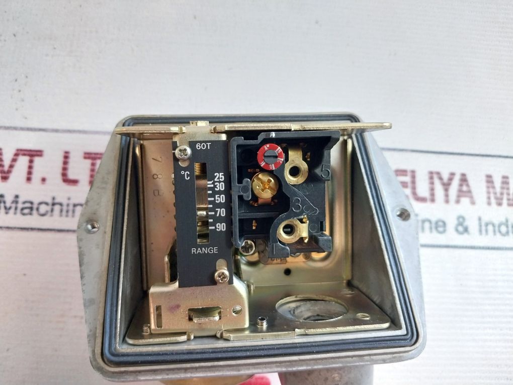 Saginomiya Bns-c1090Pl3Q Temperature Controls