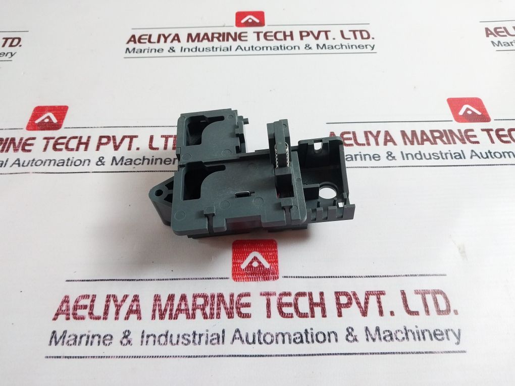 Schneider Electric 48539 Actuator Lock Switch P-14423