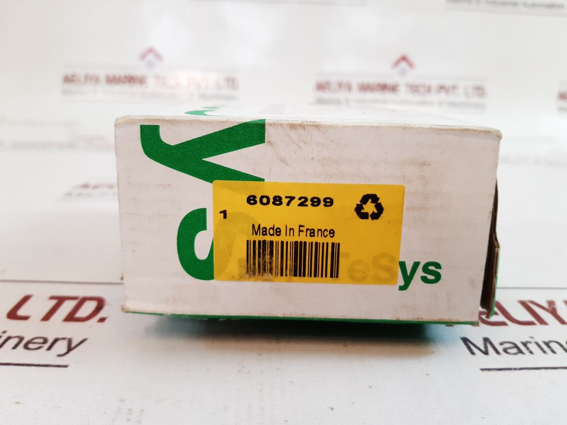 Schneider electric cad32m7 control relay with box