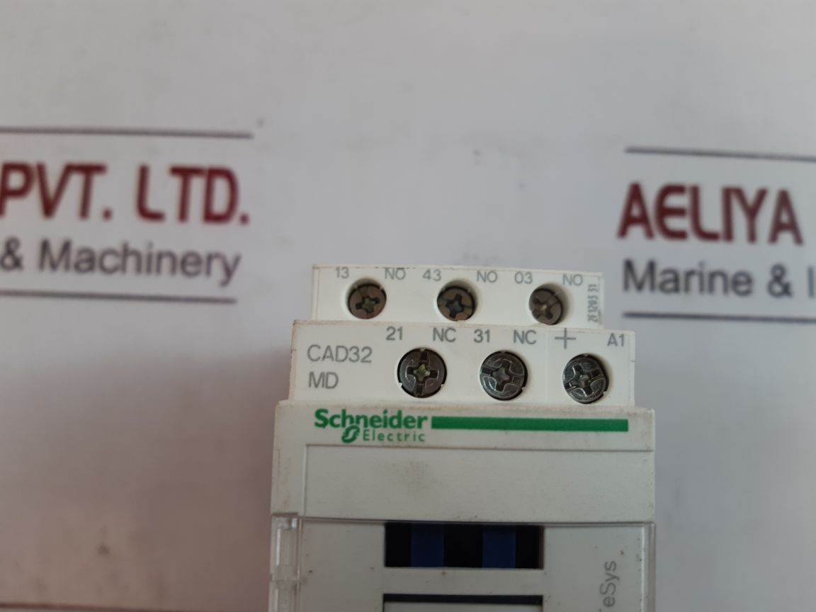 Schneider electric cad32md control relay 220v dc