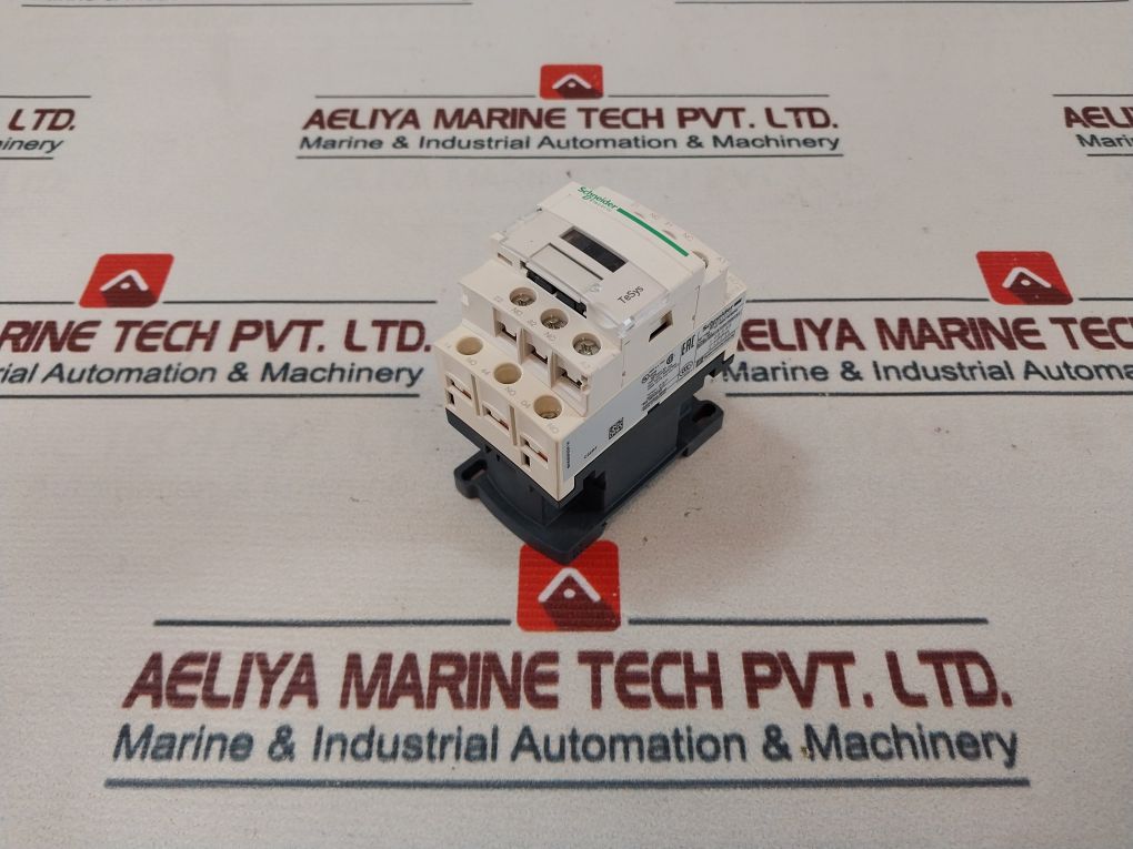Schneider Electric Cad32R7 Control Relay 040204 690V 50/60Hz