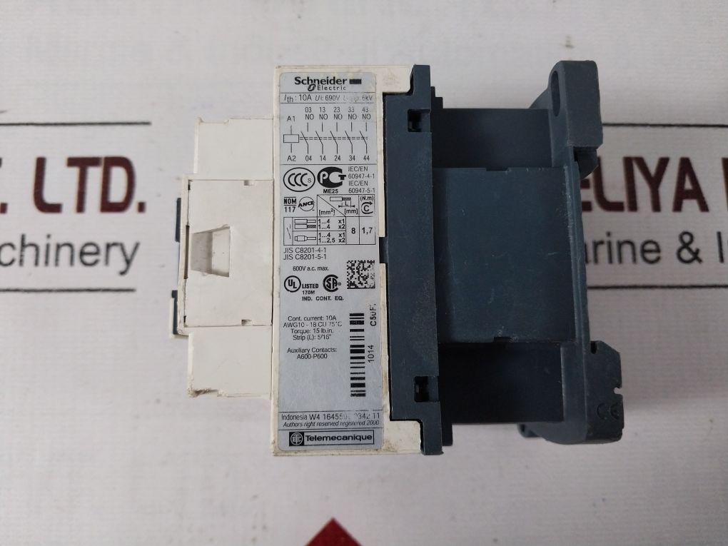 Schneider Electric Telemecanique Cad50F7 10A 690V Relay Switch