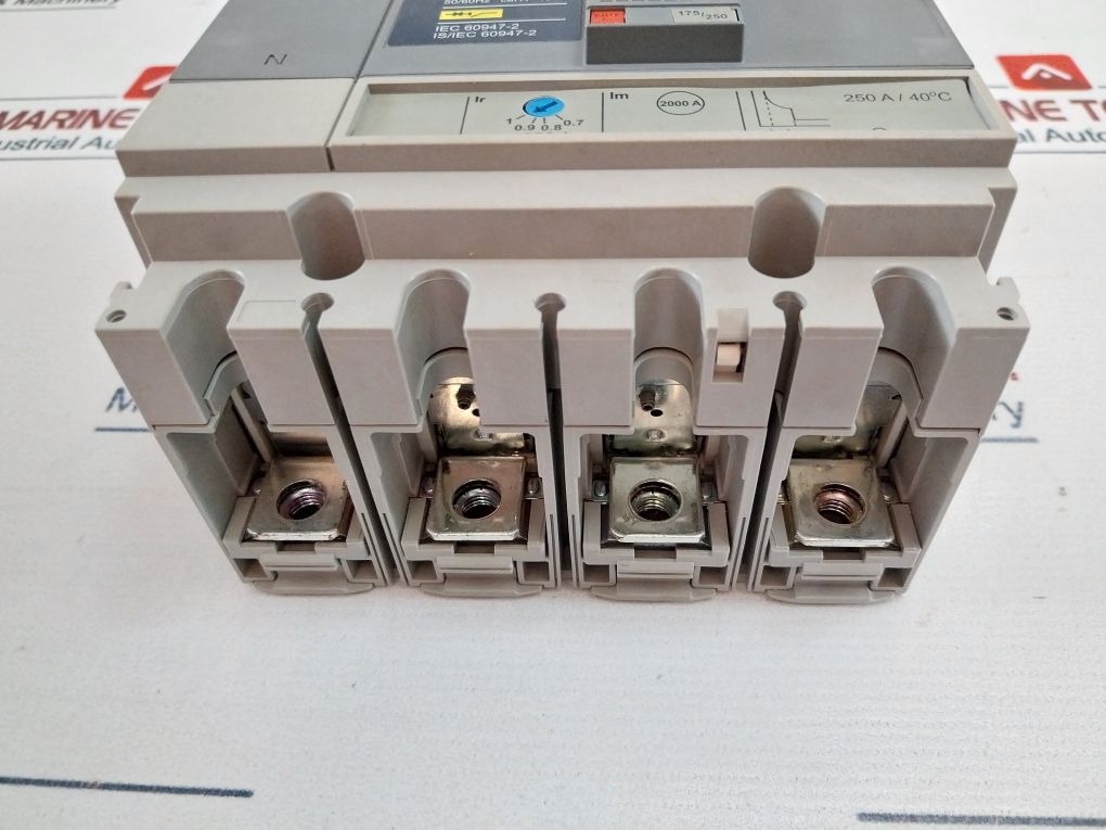 Schneider Electric Cvs250B Circuit Breaker 50/60Hz
