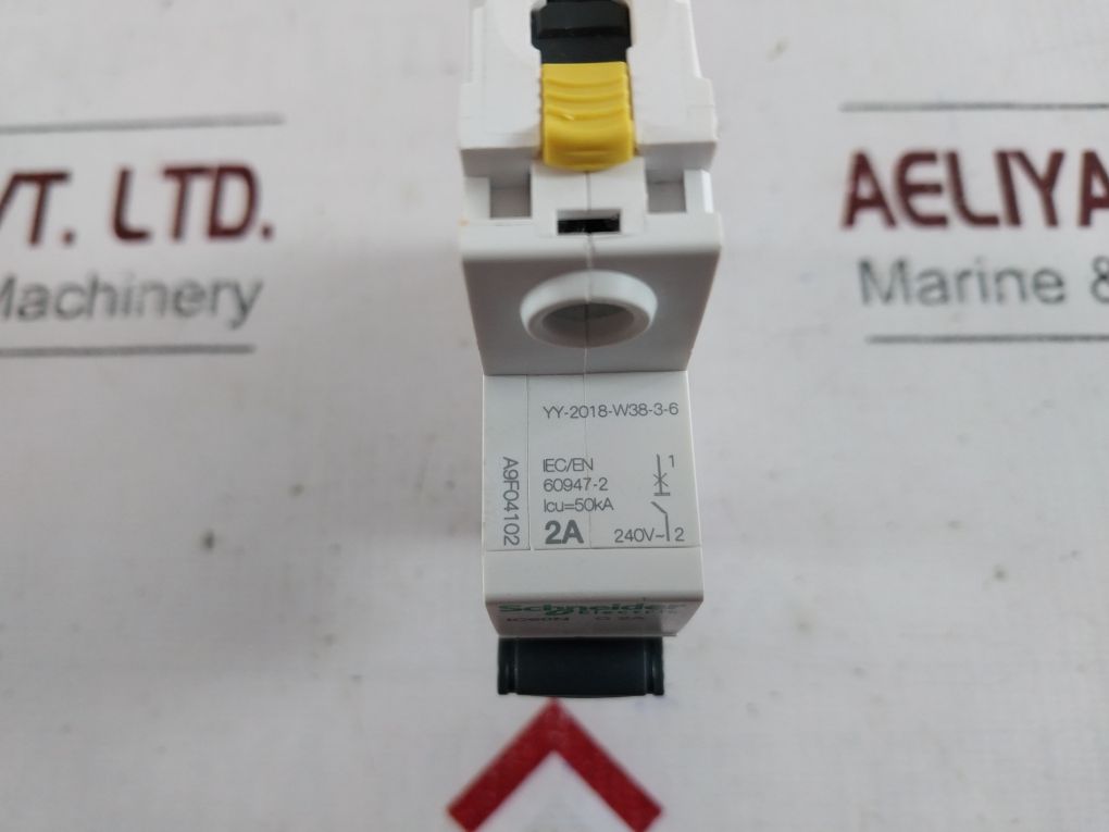 Schneider /Merlin Gerin Ic60N C 2A Circuit Breaker A9F04102