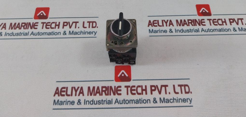 Schneider Electric K1H008Nx Switch