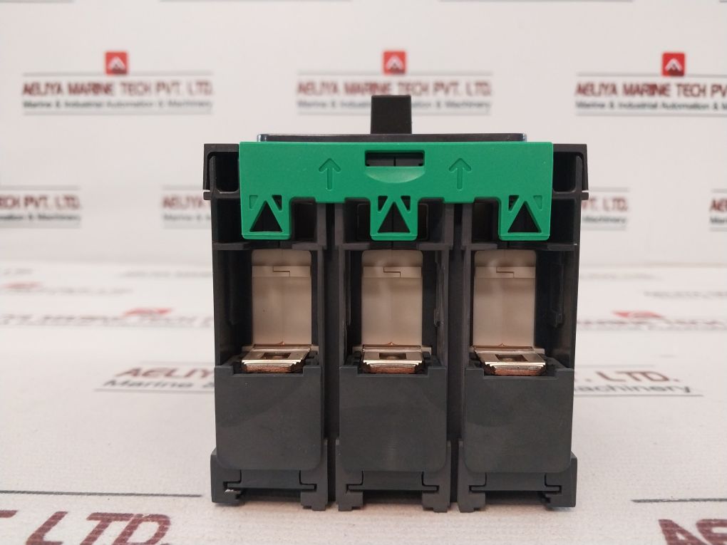 Schneider Electric Lv426355 Circuit Breaker 50/60Hz