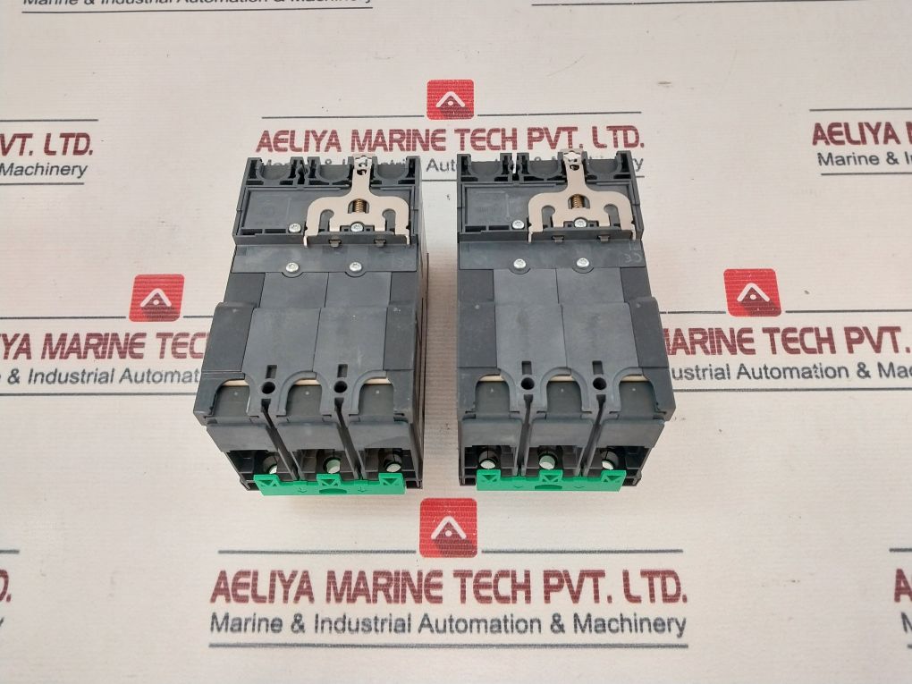Schneider Electric Lv426355 Circuit Breaker 50/60Hz