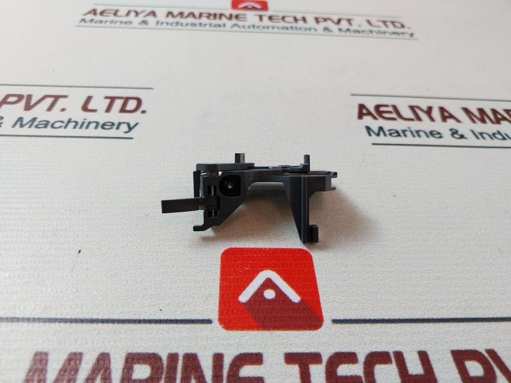 Schneider Electric Lv429451 Sde Adapter For Trip Unit