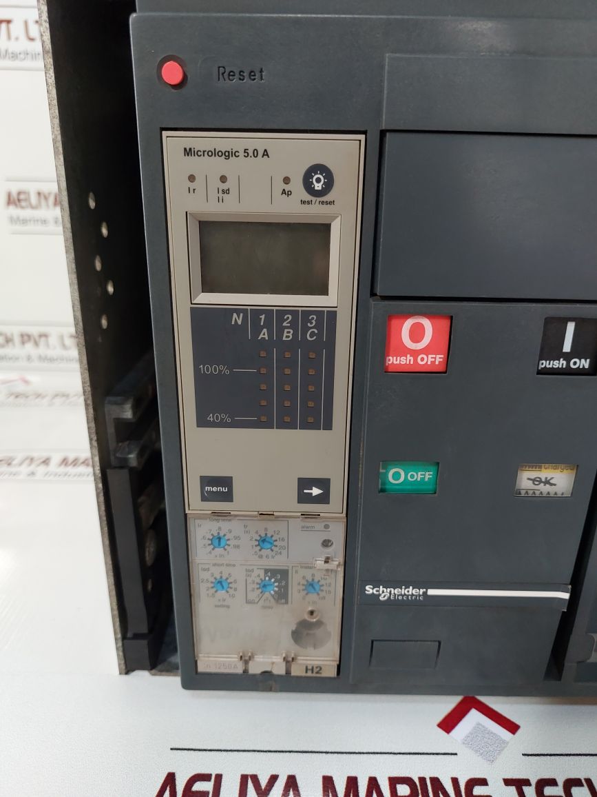 Schneider Electric Masterpact Micrologic 5.0A Nt12H2 Circuit Breaker