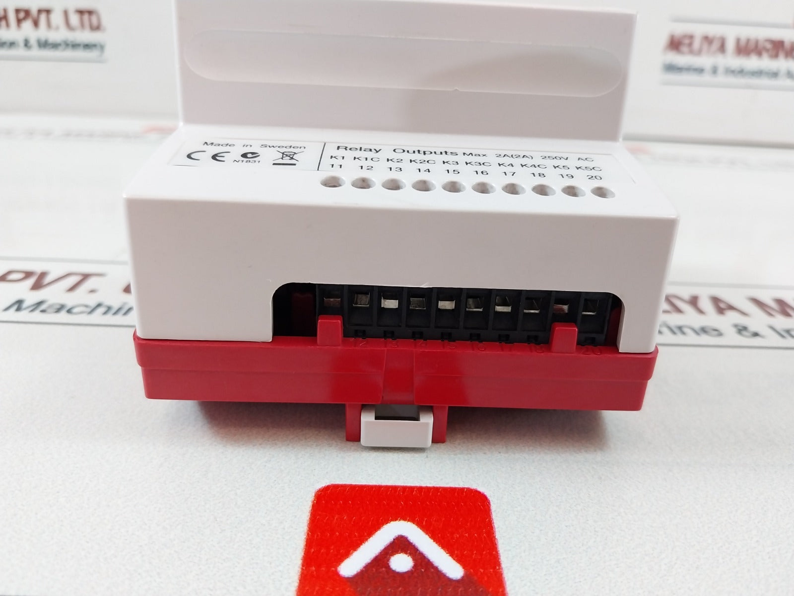 Schneider Electric Tac Xenta 421A Universal Input & Relay Output Module