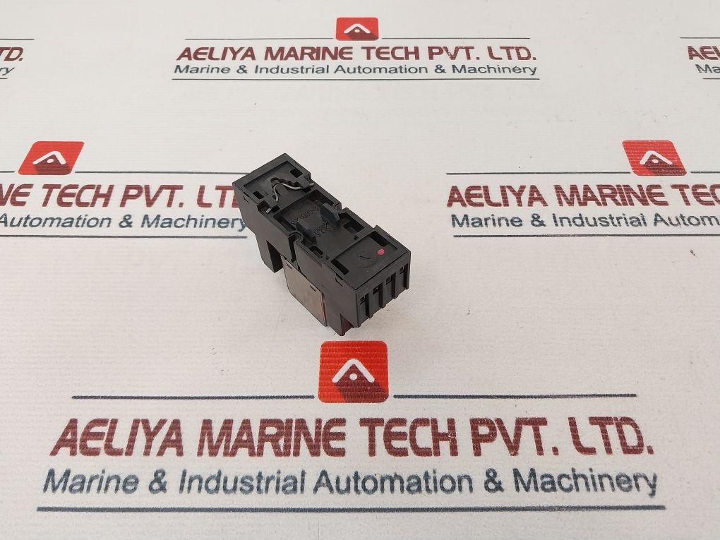 Schrack Pt570024 Relay With Socket Pt78704
