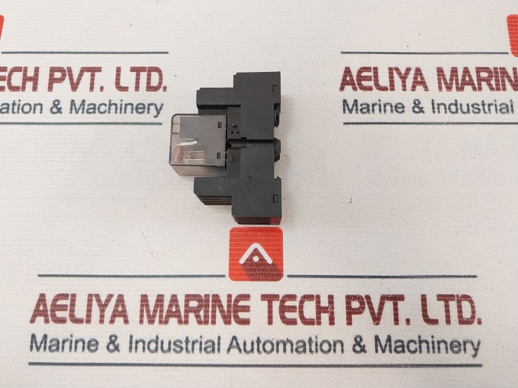Schrack Pt570024 Relay With Socket Pt78704