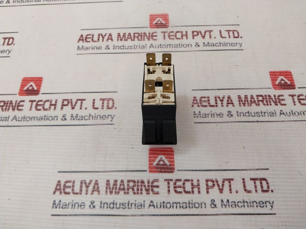 Schurter Ta45 Abdwf050C0 Thermal Circuit Breaker 5A 240V Ac/60V Dc
