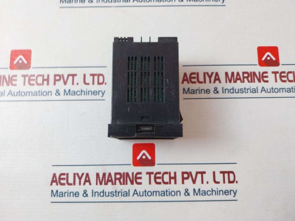 Shimaden Sr2201-21B Digital Temperature Controller Sr22-4I-000