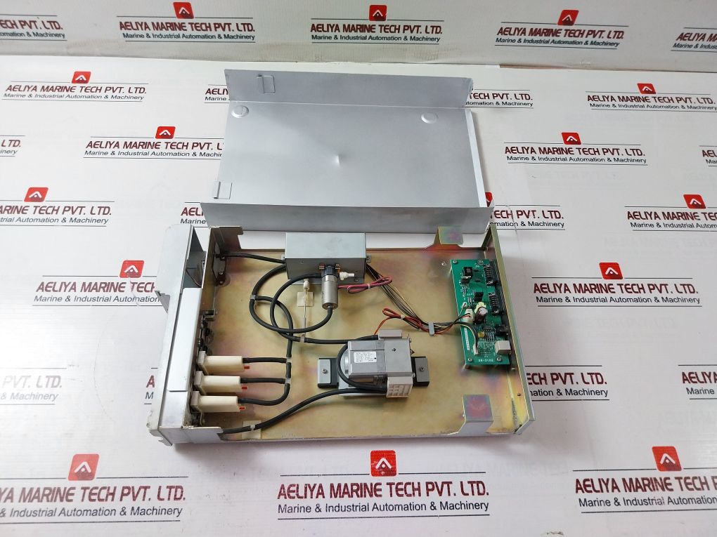 Shimadzu Dgu-20A3 Prominence Degasser Erc-6200 Dc 24V