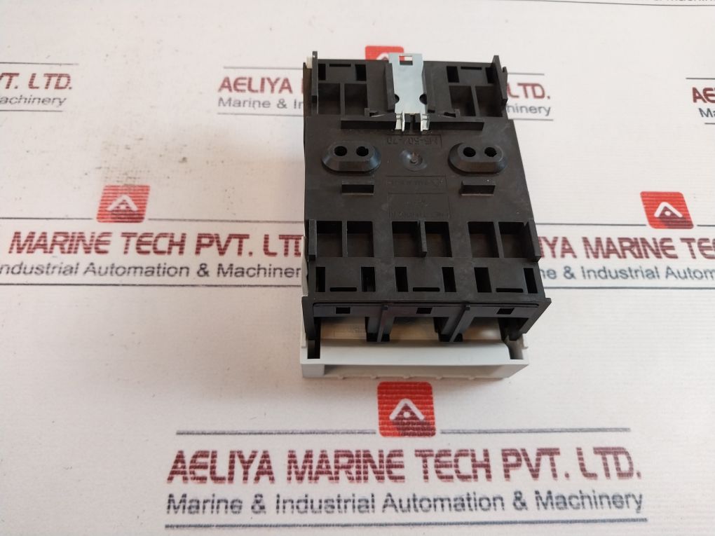 Siemens 3Np4070-0Ca01 Fuse Switch Disconnector