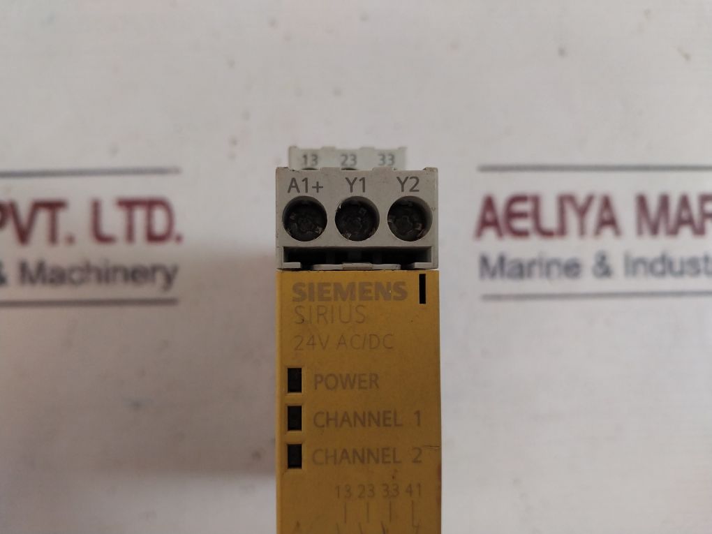 Siemens 3Tk2821-1Cb30 Safety Relay 24V Ac/Dc