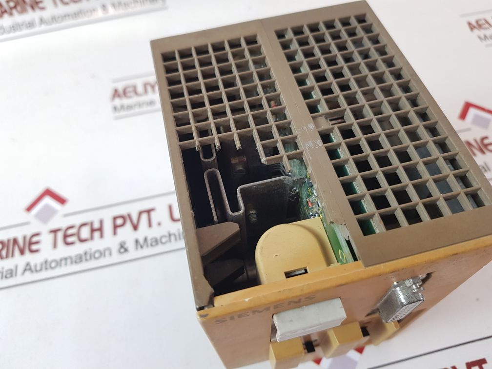 Siemens 6Es5 100-8Ma02 Central Processing Unit 24V