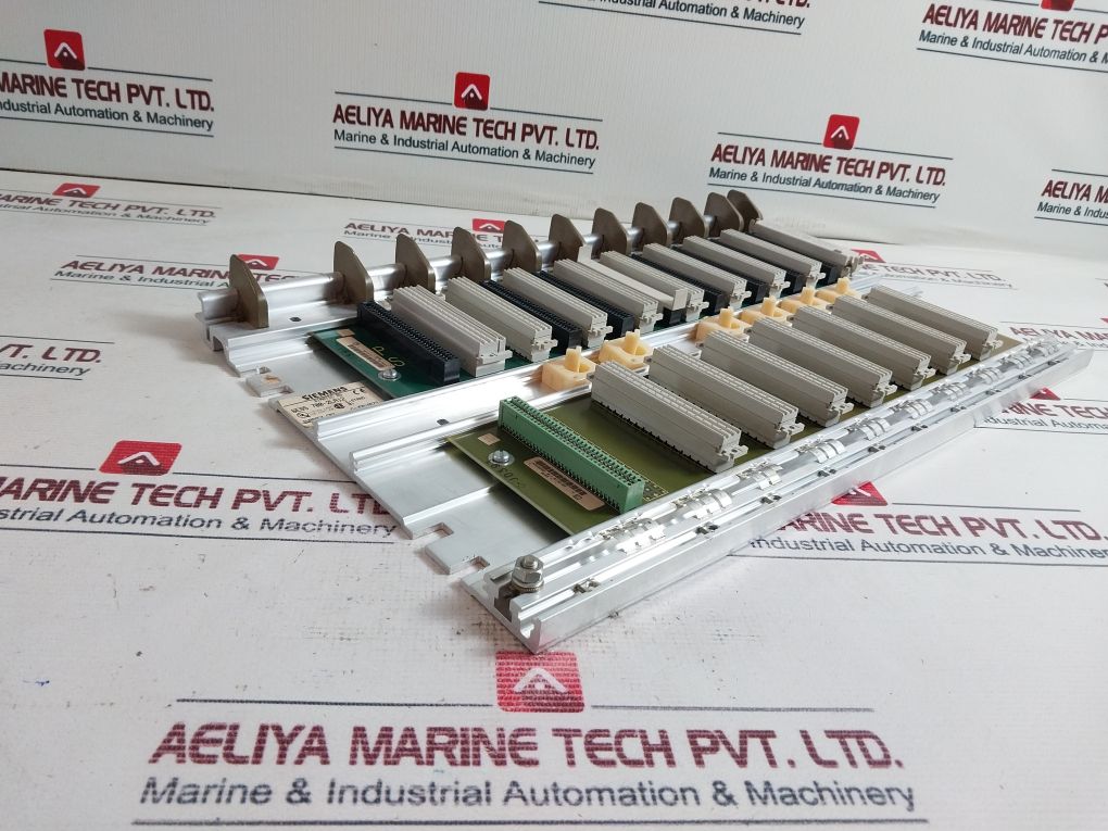 Siemens 6Es5 700-2La12 Subrack