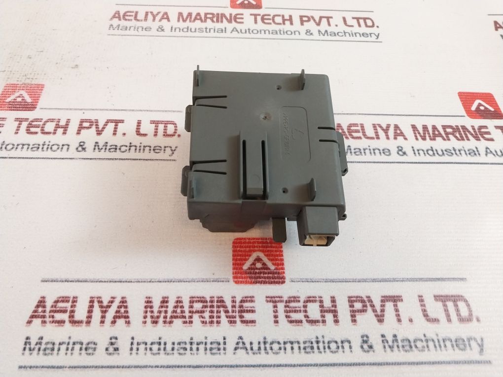 Siemens 6Es7 654-7Hy00-0Xa0 Bus Module