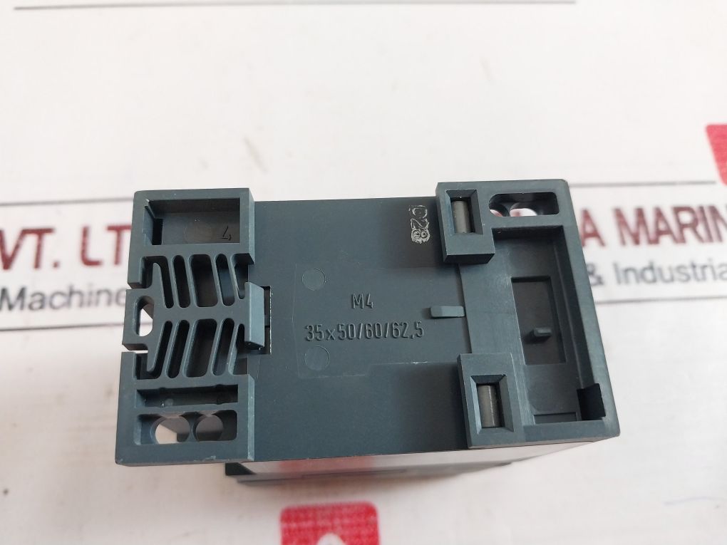 Siemens 7Pu4140-2Bt20 Time Relay 380/440 Vac