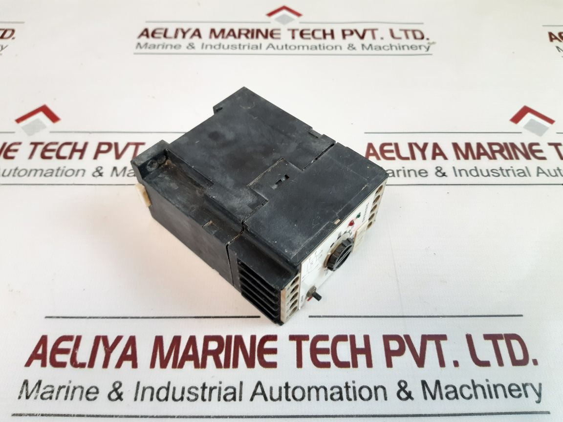 Siemens 7Ra0015-0Ca62 Voltage Relay