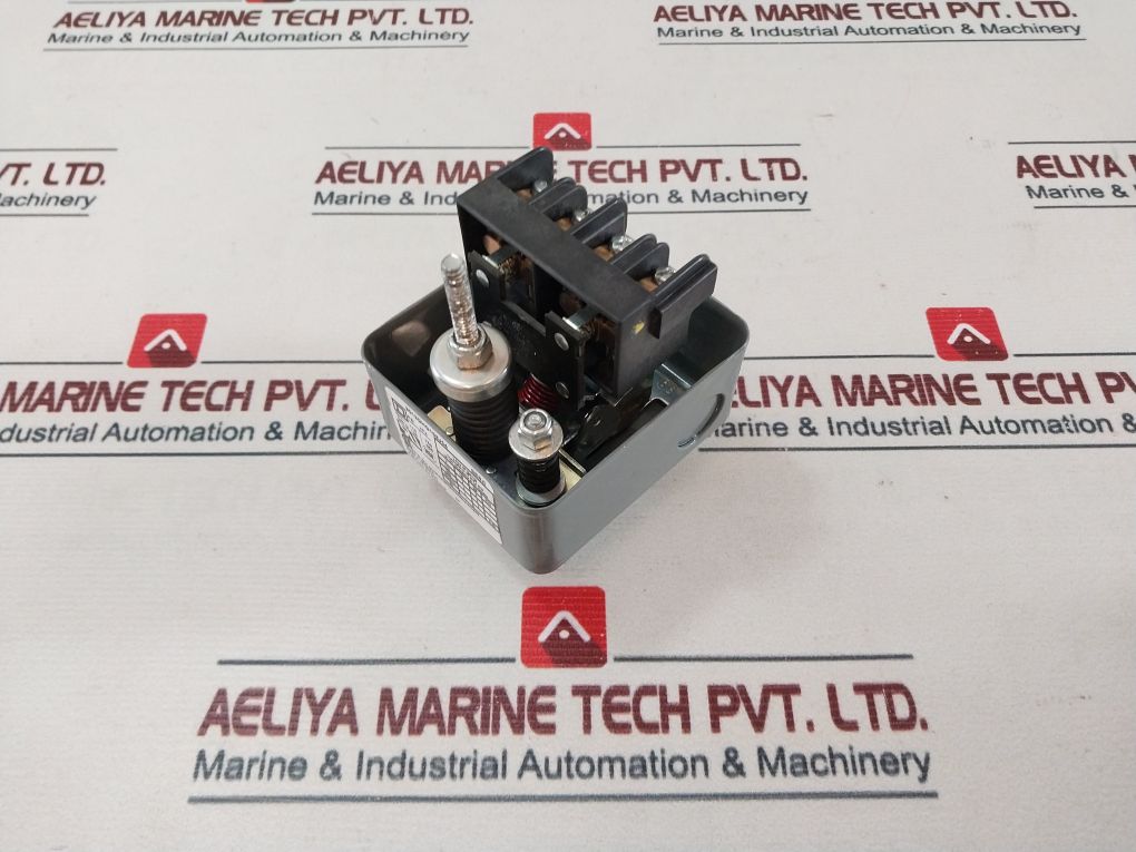 Square D 9013Ghg1S8J54 Pressure Switch 110 Psi 2 Pole