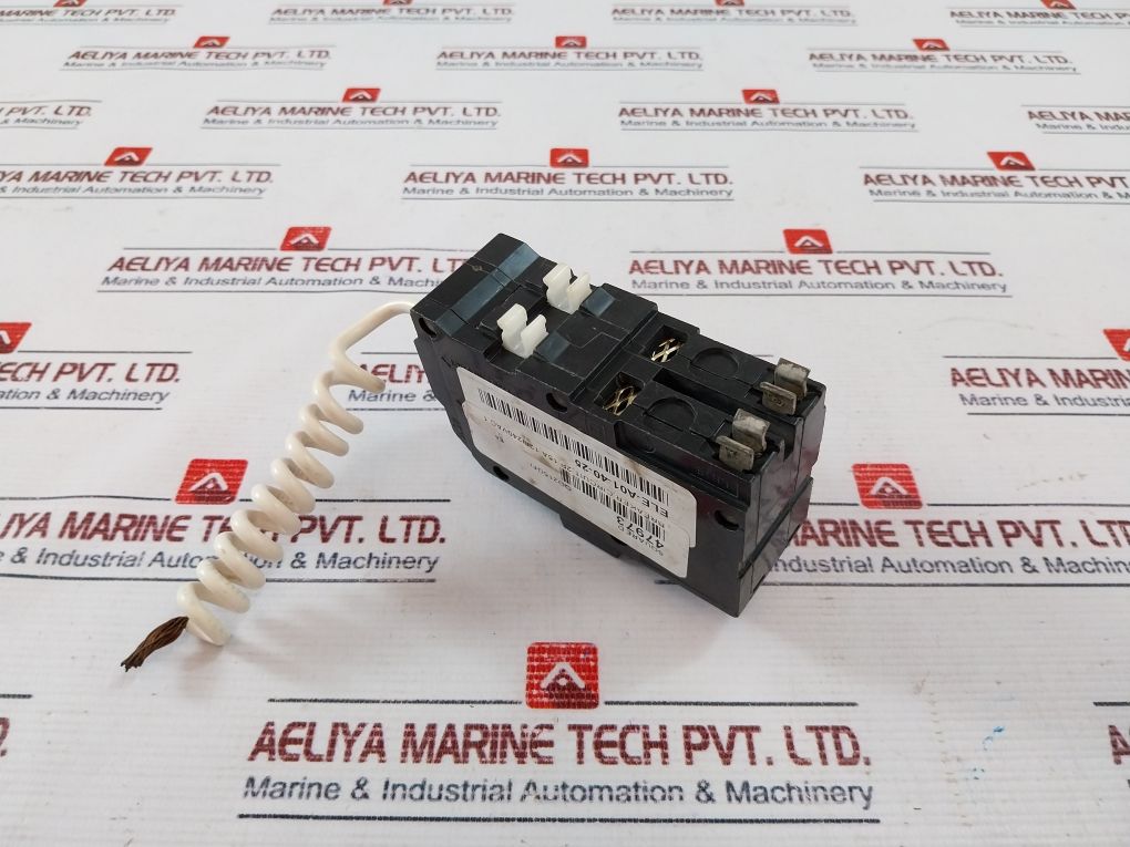Square D Qo215Gfi Ground-fault Circuit Breaker 15A 2-pole