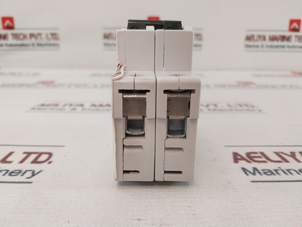 Sursum V-ea52 Circuit Breaker