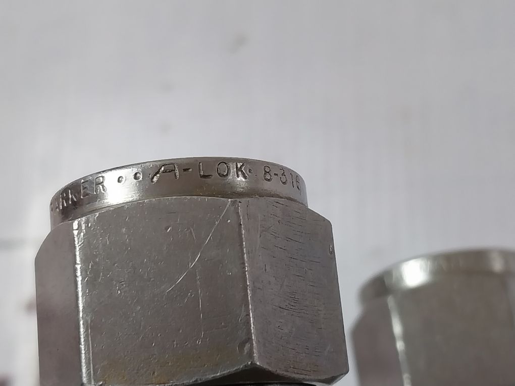 Swagelok Ss-45S8 Ball Valve 2500 Psig