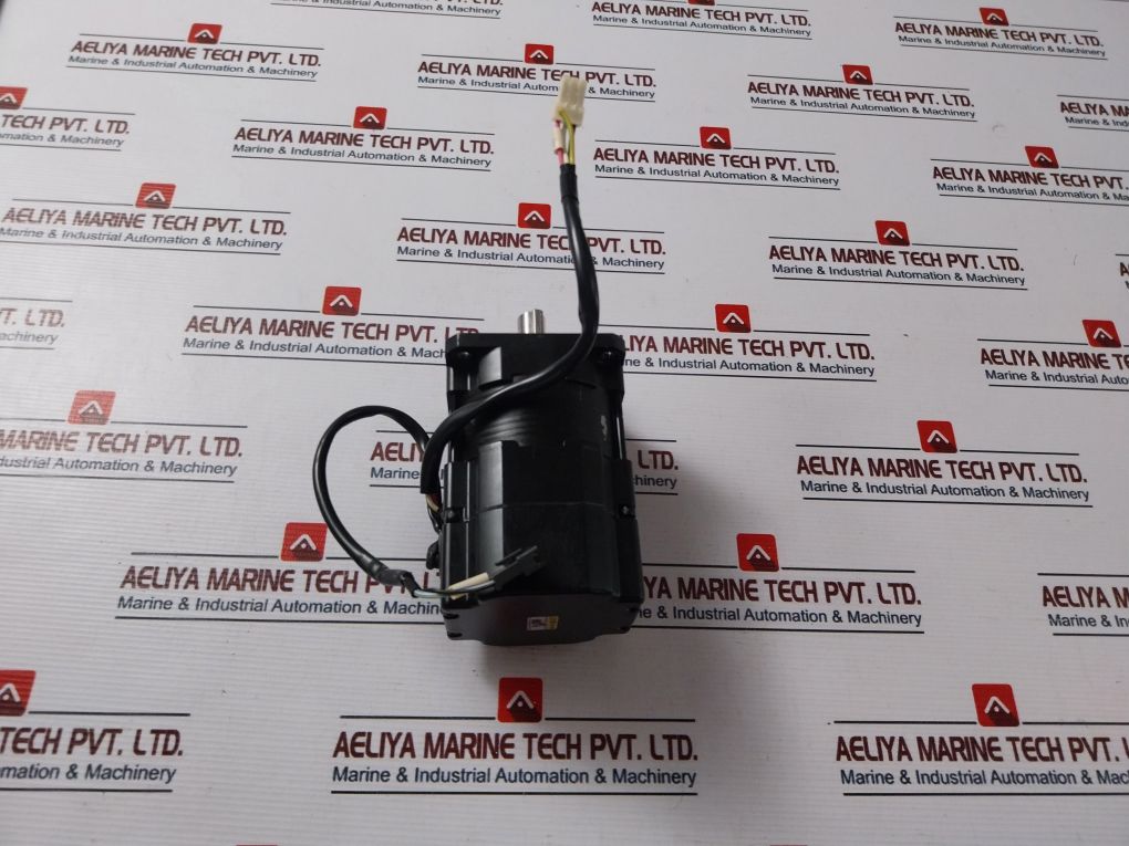 Tamagawa Seiki 4512N4020E200 Ac Servo Motor 400W 200V
