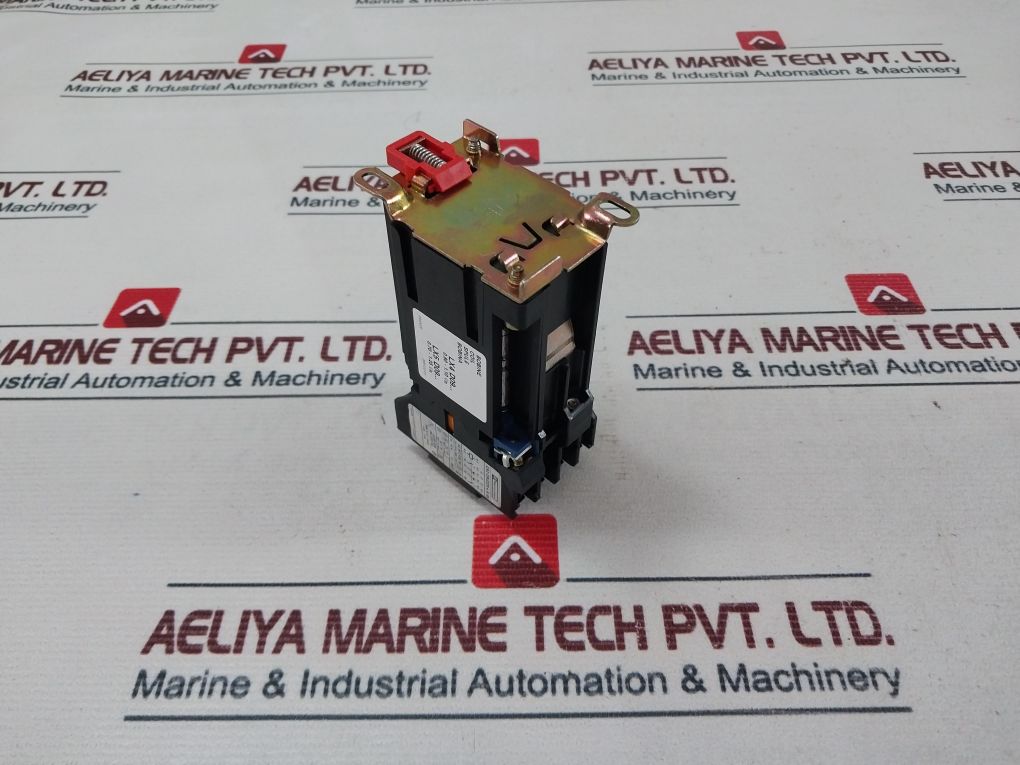 Telemecanique Ca2-dn2229•A 65 Control Relay 10A