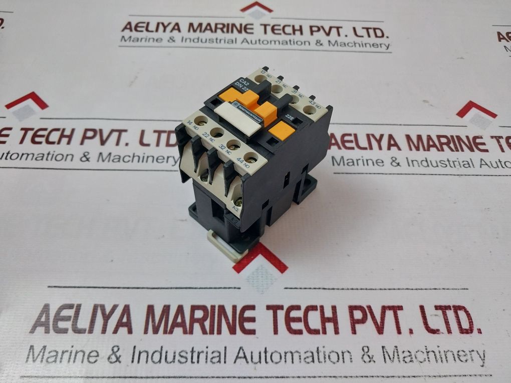 Telemecanique Ca2 Dn 22 Control Relay 440V 50/60Hz