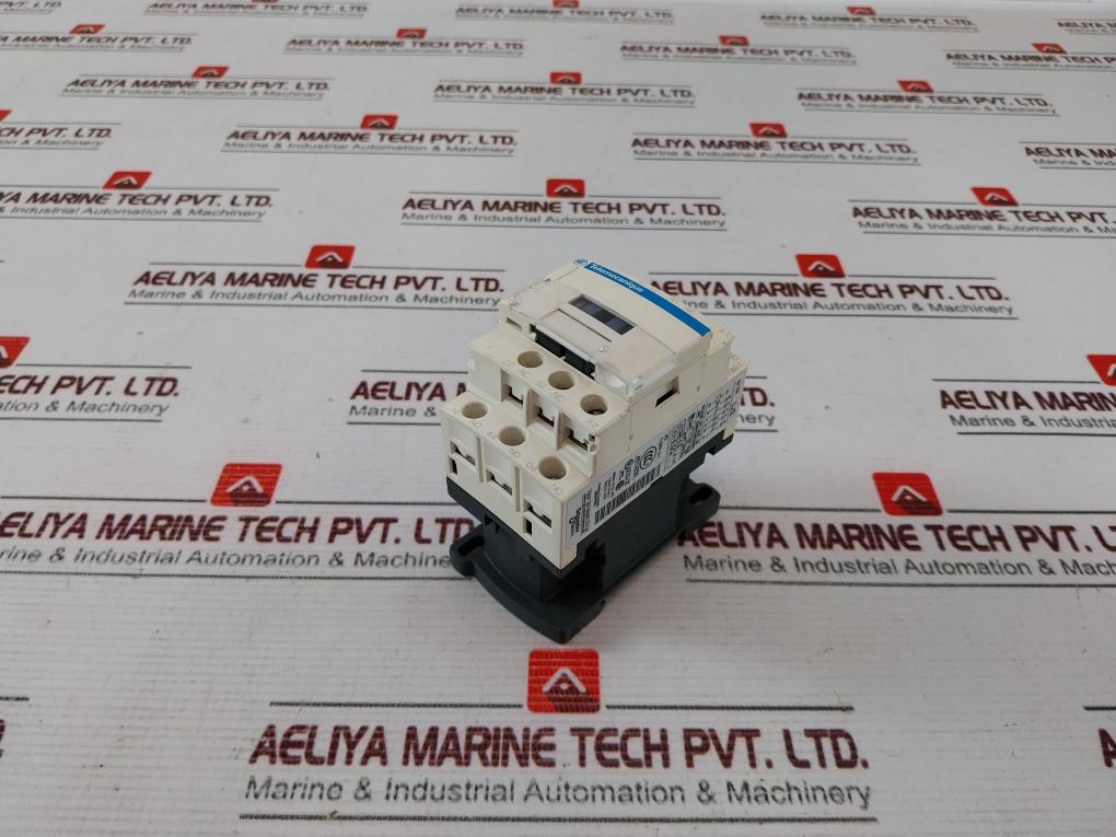 Telemecanique Cad32 3 Pole Control Relay 690V 10A 50/60Hz