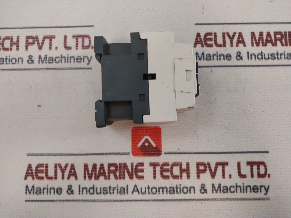 Telemecanique Cad 32 Control Relay 600V